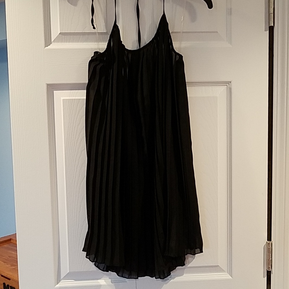 Black halter top tank top